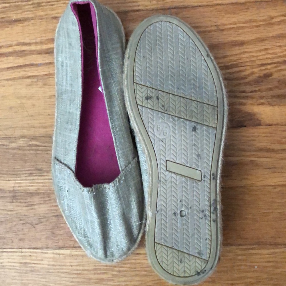 Flats! - Picture 2 of 4